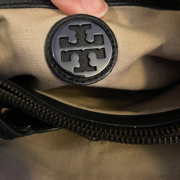 SOLD. Tory Burch Robinson Tote Bag. Large. GUC - Picture 13 of 14